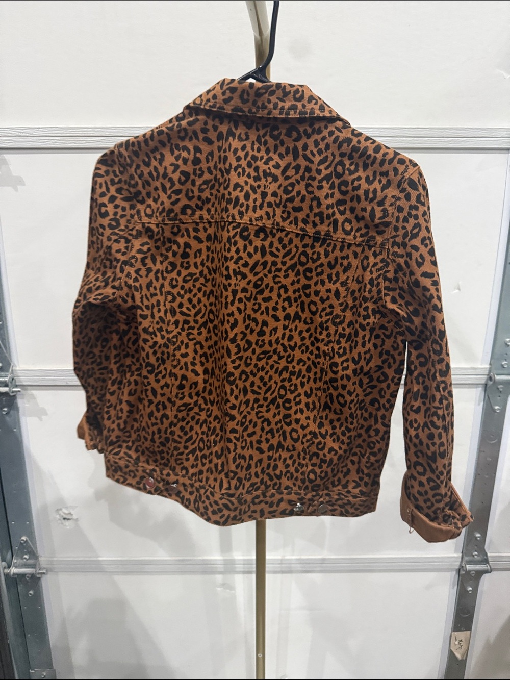 Women's Leopard Print Jean Jacket - Brown Animal Print - Picture 3 of 3